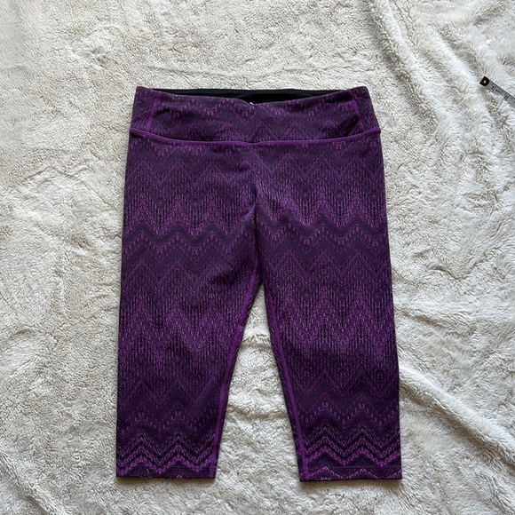 Tuff Athletic Purple Zigzag Leggings Size M | Bold Activewear| Stretch & Support - Picture 1 of 3